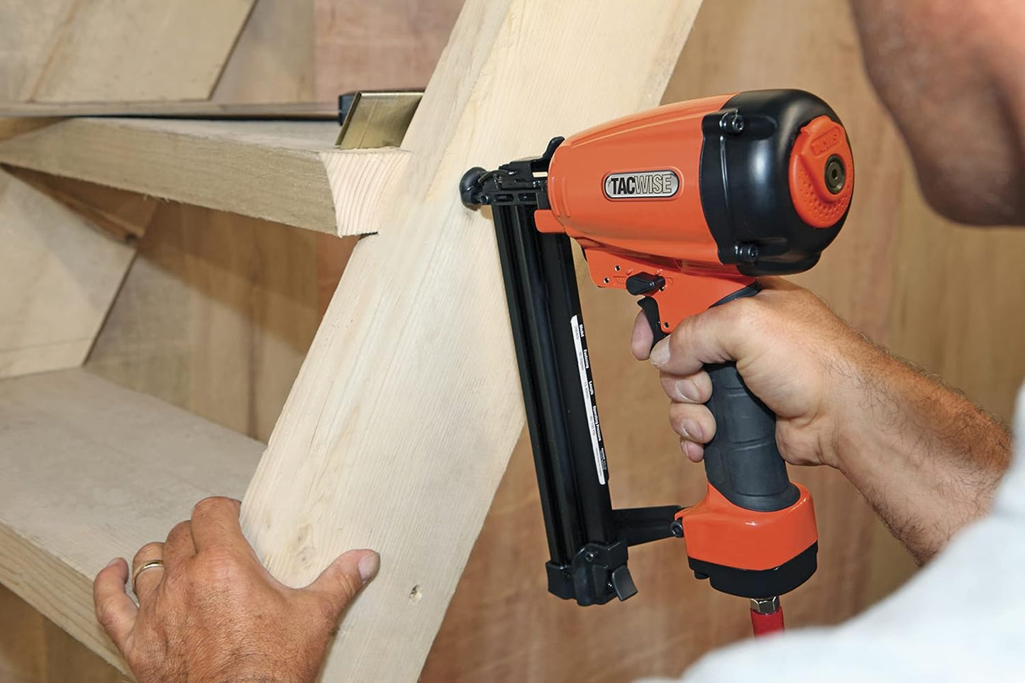 Tacwise D9040V 90 Series Narrow Crown Stapler – 15-40mm