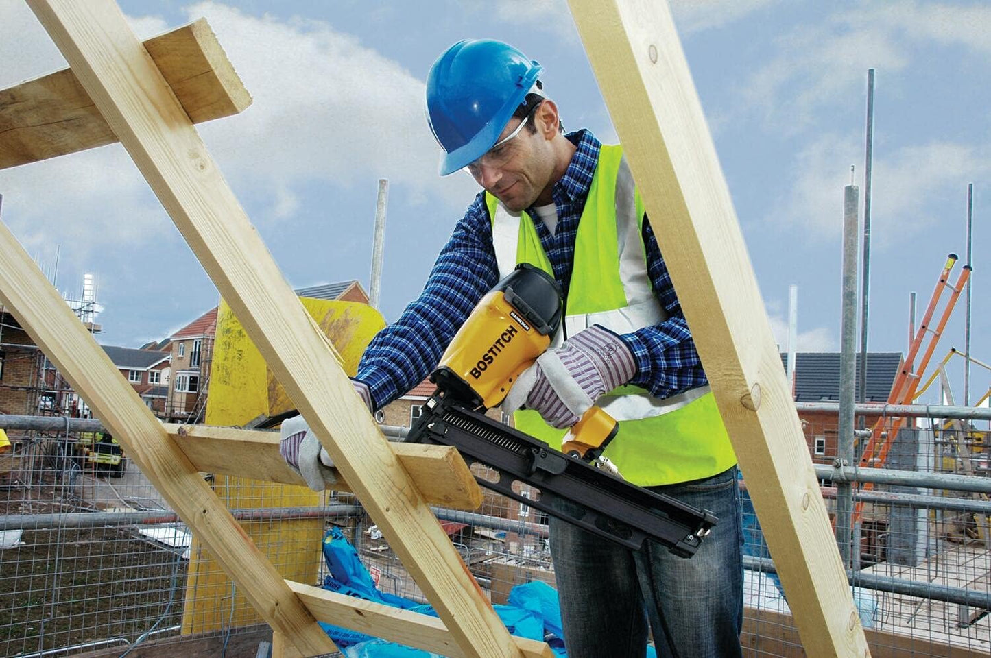 Bostitch F33PT 34° Angled Air Strip Nailer - 50-90mm