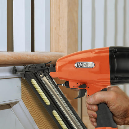 Tacwise GDA64V2 15 Gauge 'DA' Angled Air Nailer - 32-64mm